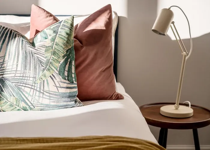 No. 5 The Court-with Free Parking Windermere