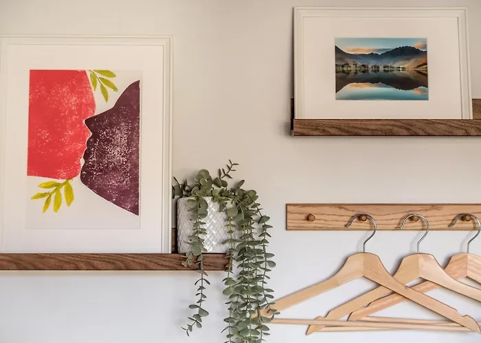 No. 5 The Court-with Free Parking Windermere